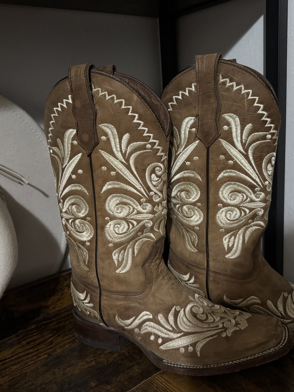 Circle G Tan Leather Western Boot Embroider Detail Cowgirl Boots